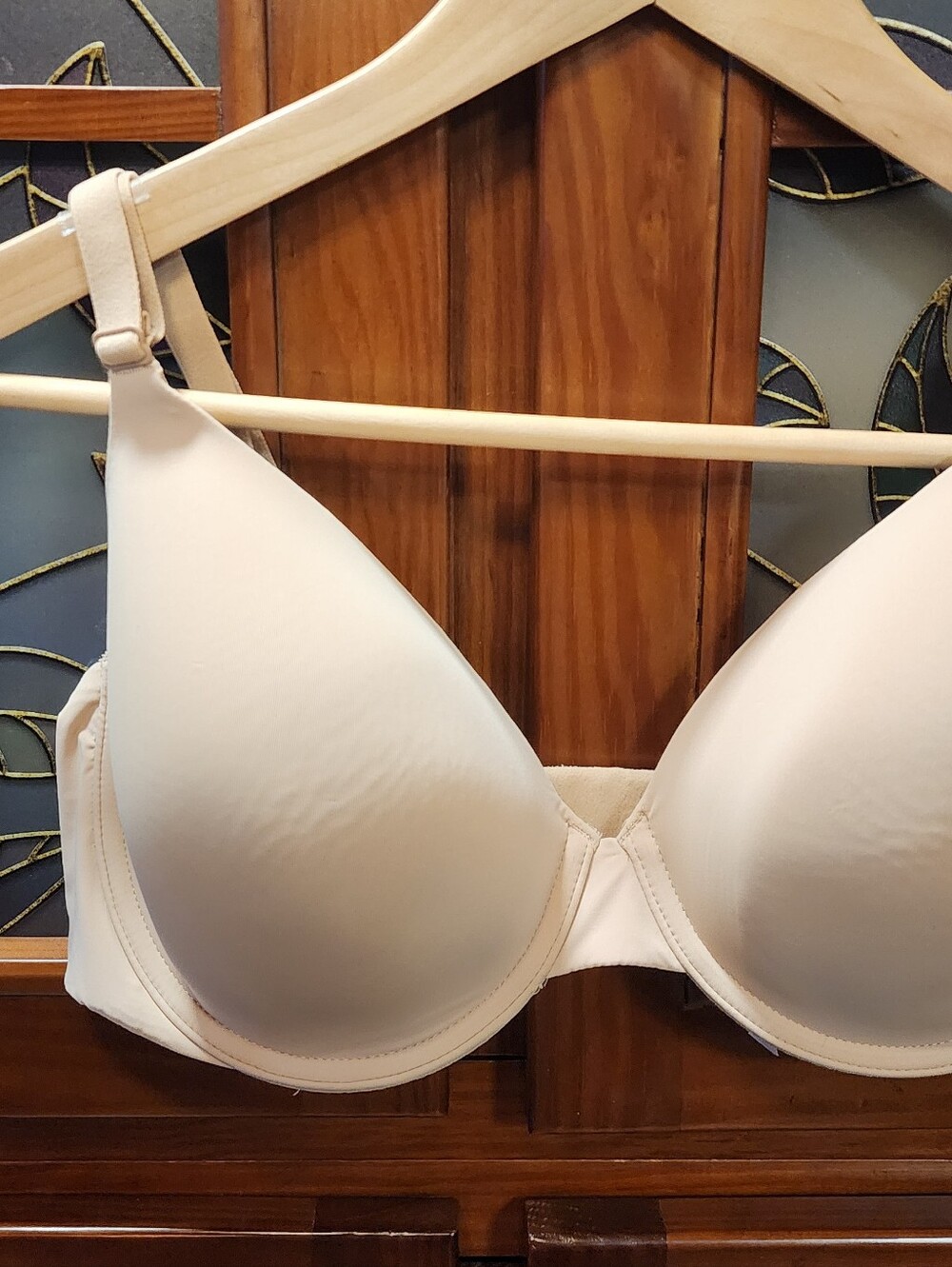 Victoria's Secret Smooth Light Cream T-Shirt Bra